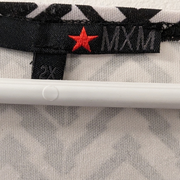 MXM brand size 2X top black and white - Picture 2 of 4